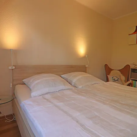 Moderne In Graal-mueritz, Strandnah