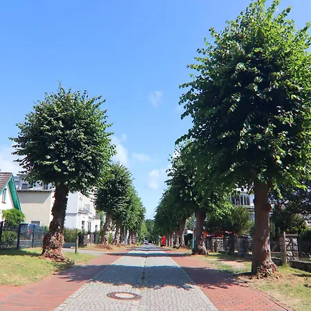 Moderne In Graal-mueritz, Strandnah