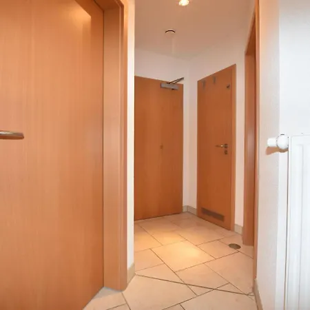 Moderne In Graal-mueritz, Strandnah