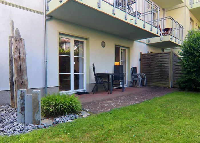 Moderne In Graal-mueritz, Strandnah