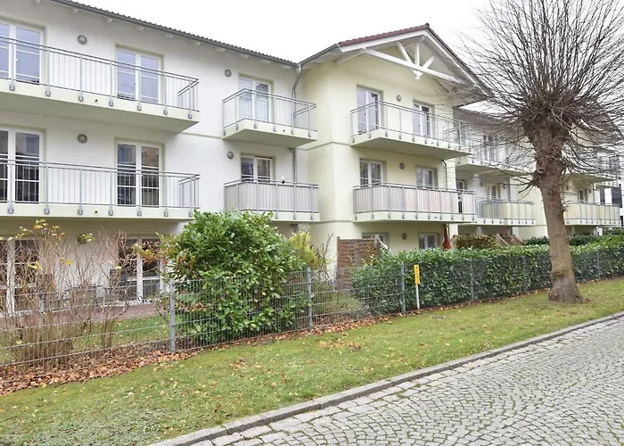 Moderne In Graal-mueritz, Strandnah